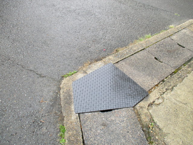 鉄で出来るものであれば大きなものから身近なものまで